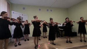 Ансамбль скрипачей. Ф. Гойя Концерт для голоса, 2 ч