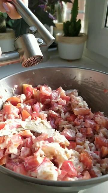 Сметанная #заправкадлясалата  #легкоипросто #быстрыйрецепт #простоивкусно #салат #крабовыйсалат