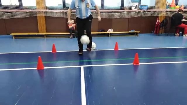 16.⚽Футбольный⚽Фристайл⚽ Салехард "Центр культуры и спорта "Геолог" 16-е занятие 9 декабря 2021г.🔥↩
