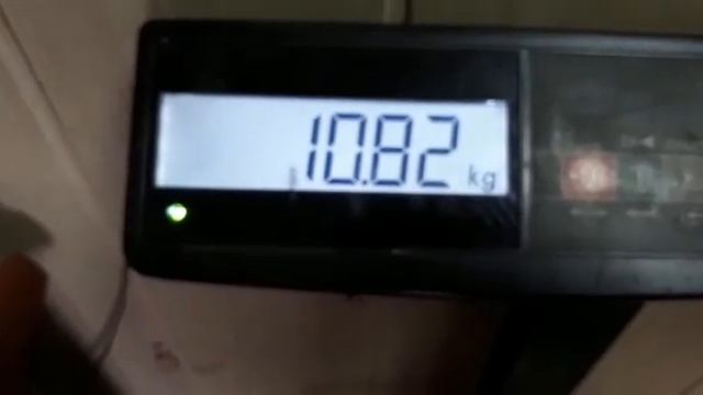 Сравнение веса электроприводов ВИ-1-17 ВИБРОМАШ и ИВ-117А Красный Маяк. Взвешиваем!-360p смотреть онлайн