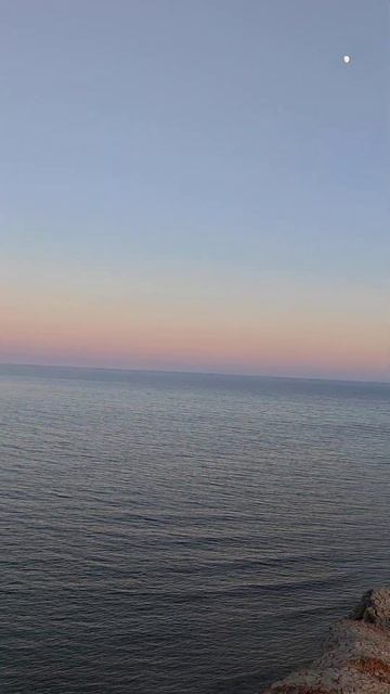 Закат на мысе хамелеон, Крым. #crimea #travel #koktebel #Крым #бухта #мысхако #черноеморе #sea #rus смотреть онлайн