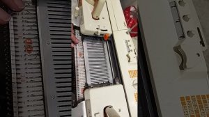 Почему скрежещет каретка?