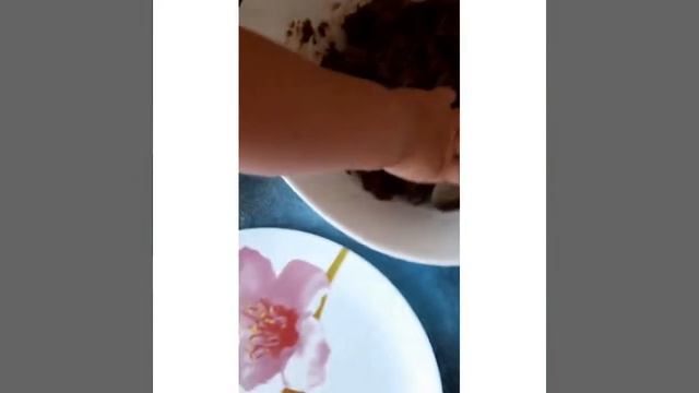 Шоколадное пирожное