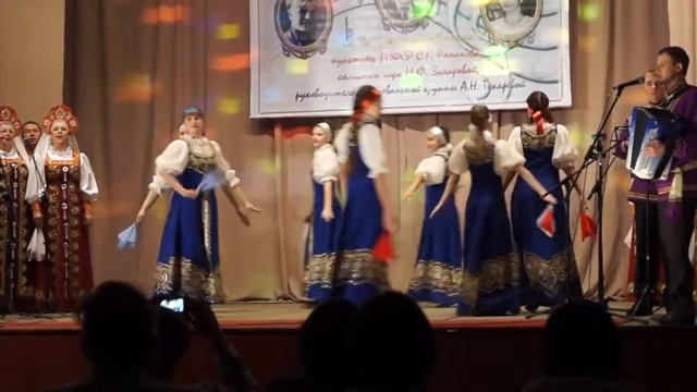 Игорь Львов и ансамбль Карсунские наигрыши - Три цвета смотреть онлайн