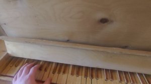 Самодельный музыкальный инструмент 109 клавиш