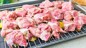 Когда я готовлю такую картошку ее съедают быстрее чем шашлык. Моя любимая картошка С МЯСОМ.