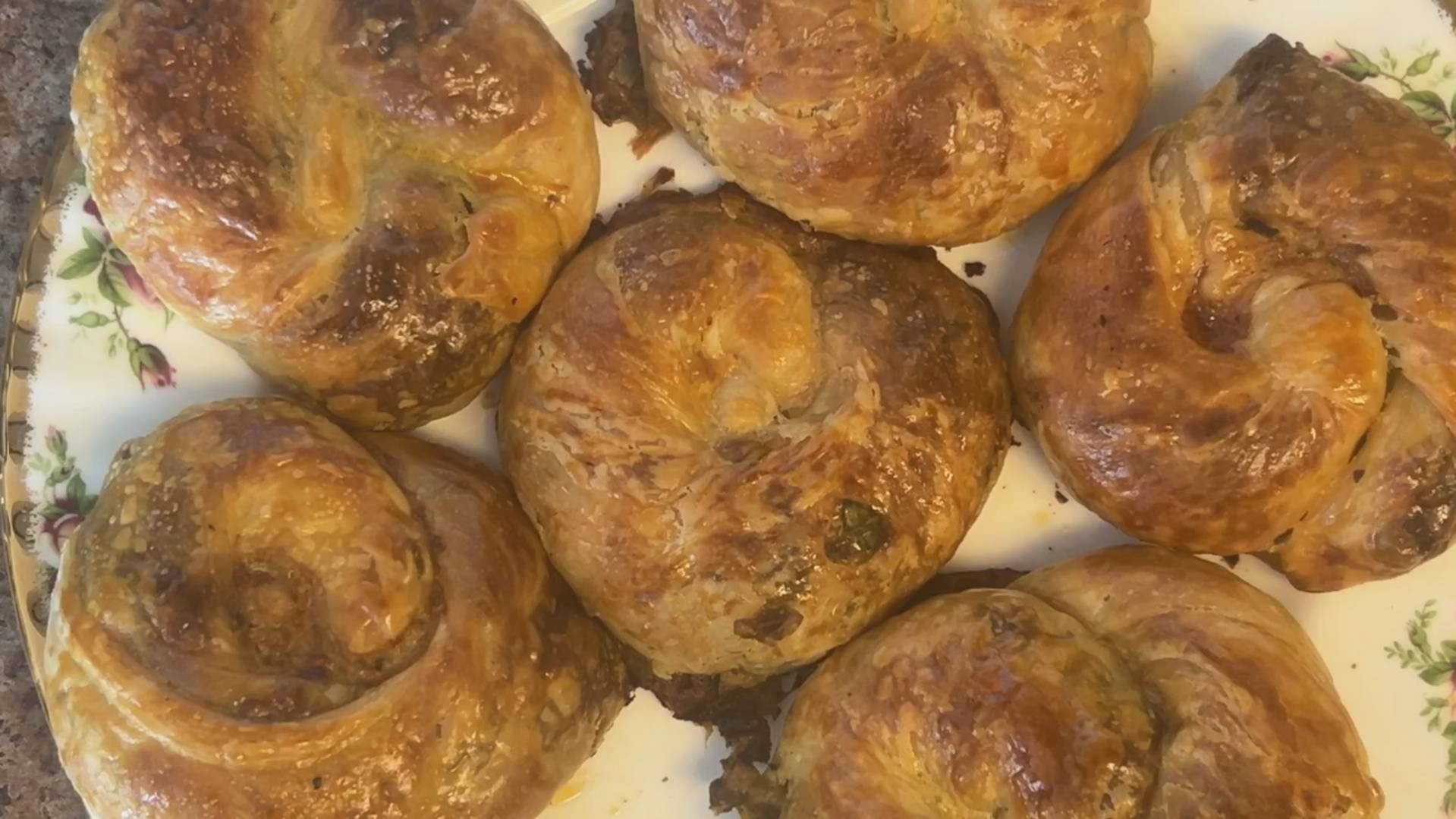 Простая выпечка без раскатки теста из шпината и сыра!