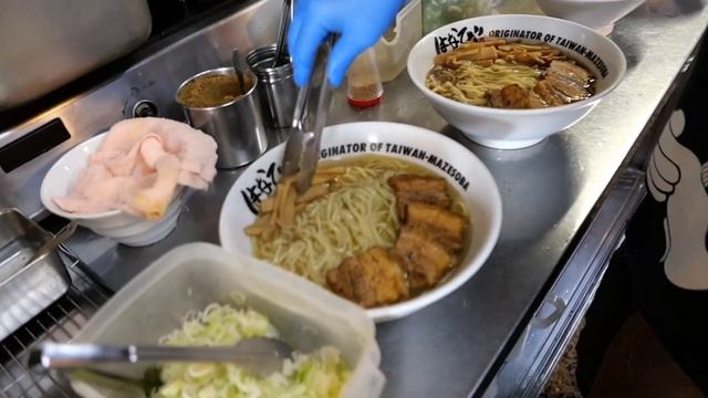 Японская еда - САМЫЙ БОЛЬШОЙ Мазесоба Рамен Нагоя Япония смотреть онлайн