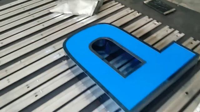 Световая буква из нержавеющей стали