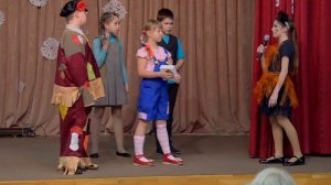 Новогодний переполох: спектакль с песнями, танцами, погонями и суетой