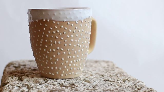 Ледяные капли на прибрежном песке