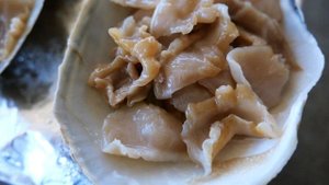 Вьетнамская уличная еда - Гигант Пенис Моллюск геодак сашими Муйне морепродукты Вьетнам