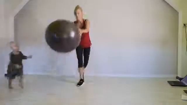 Trening cardio z piłką/INTENSYWNE SPALANIE смотреть онлайн