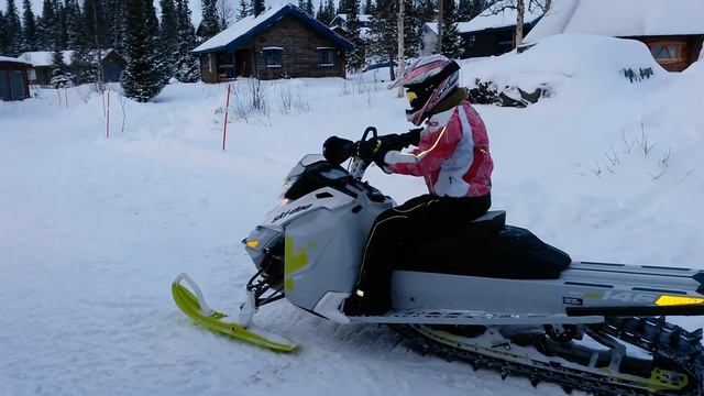 Ski-doo 2014 freeride 146 800 E-tec wife first testdrive
