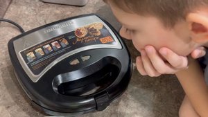 Вафельные трубочки с варёной сгущёнкой.