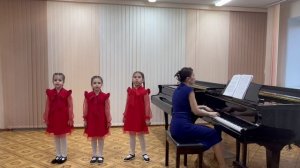 Вокальный ансамбль «Разноцветные нотки - ART»