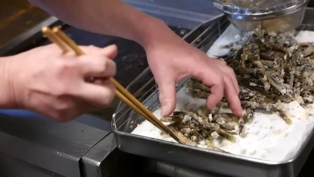 Японская еда - Рыба Червь Горячий Котелок Токио морепродукты Япония смотреть онлайн