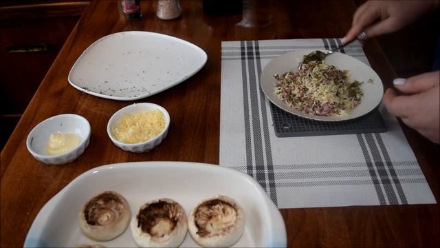 ГОРЯЧАЯ ЗАКУСКА ИЗ ШАМПИНЬОНОВ -быстрая палочка-выручалочка, если гости уже близко! смотреть онлайн