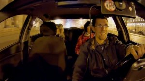 Пассажирка красавица  наградила таксиста поцелуем. ВОТ ЭТО ДА!