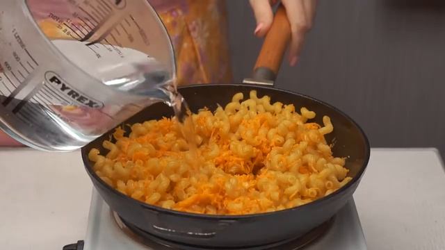 Жареные макароны на сковороде