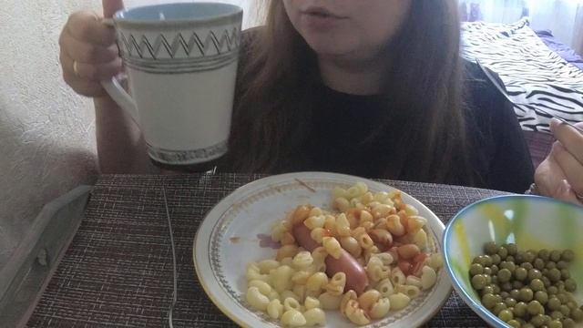 МУКБАНГ. МАКАРОНЫ С СОСИСКАМИ. ВОЗВРАЩЕНИЕ НА ЮТУБ