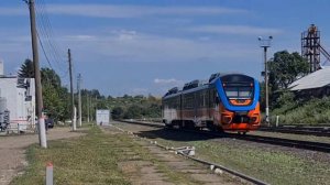 Пригородный поезд РА3-012 отправляется со станции Залегощь Орловской области, МЖД