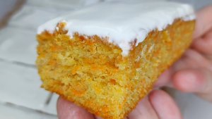 Морковный пирог со сметанным кремом в духовке