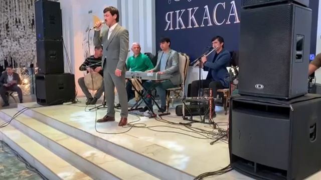 Лоик Холов 2022 Модар смотреть онлайн