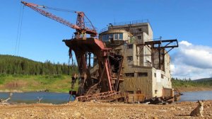 Алмазодобывающая драга №141 ЗАО "Уралалмаз"