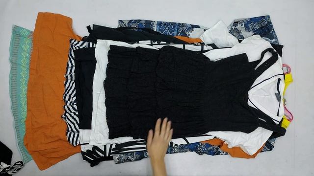 31120 Платья женские брендовые, секонд (extra), Италия, 1 пак, 8.8 кг, 8.90€/кг, 34 шт смотреть онлайн