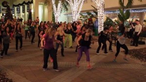 Zumba Flash Mob 2014 - A Little Party Never Killed Nobody (All We Got) - Fergie, Q-Tip, Goon Rock