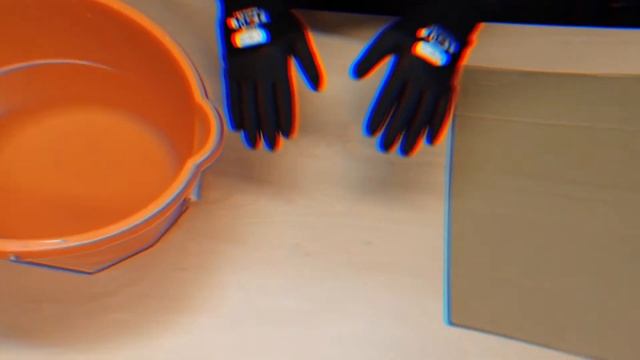 Are YOUR Gloves Waterproof Enough? SafetyGloves.co.uk Bucket Test!