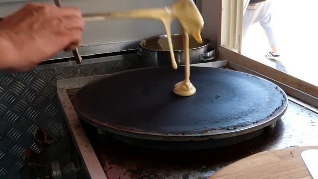 Японская уличная еда - Клубничный Чизкейк Подборка Блинов Токио Япония смотреть онлайн