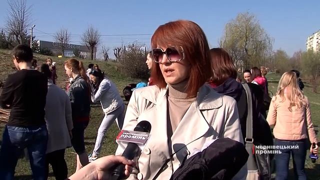 У парку «Жовтневий» з’явилась алея, яку висадили діти смотреть онлайн