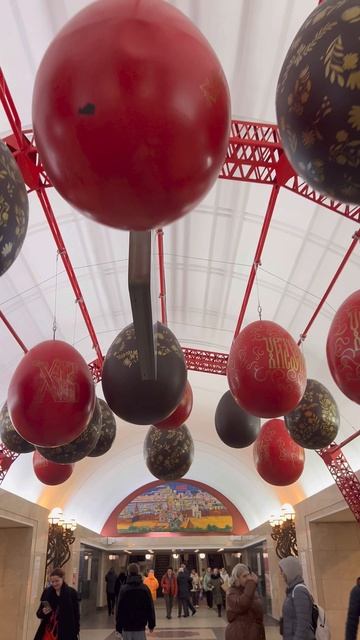 #Shorts Станцию метро Трубная украсили к Пасхе // Москва, метро Трубная // Пасха 2025 //