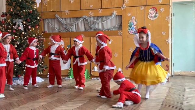 ՍՊԻՏԱԿԱՁՅՈՒՆԻԿԸ, Белоснежка, Snow White смотреть онлайн