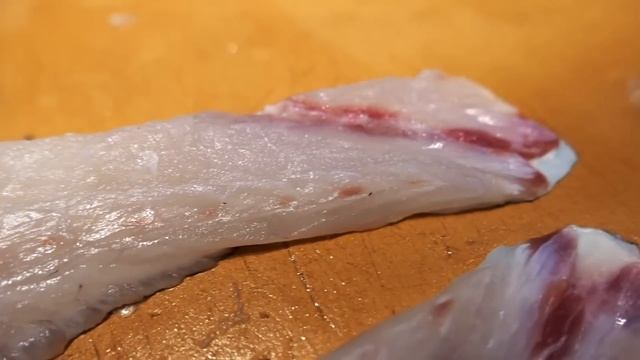 Японская еда - Гигантский лосось и Тунец и морской лещ сашими морепродукты смотреть онлайн