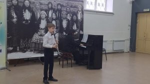 В.Моцарт "Сонатина" и П.Чайковский "Баркаролла"