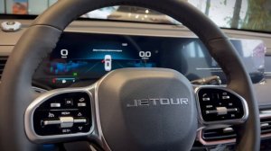 Обзор на красный JETOUR X70PLUS в комплектации Comfort 1.6Т