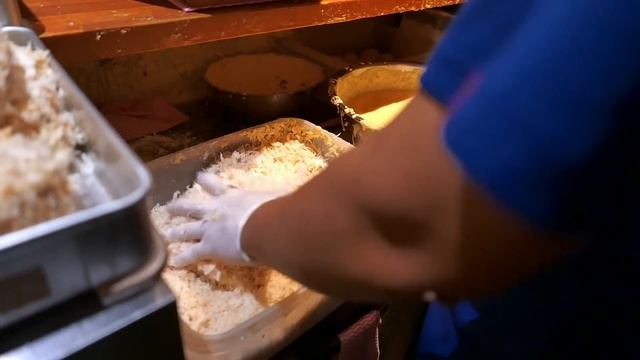 Японская еда - Гигантская Борец Сумо Свиная Котлета Осака Япония смотреть онлайн