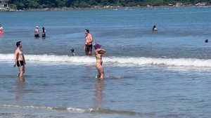 Девочки плюссайз в бикини  на море