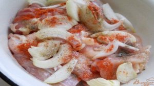 Шашлык из курицы на сковороде