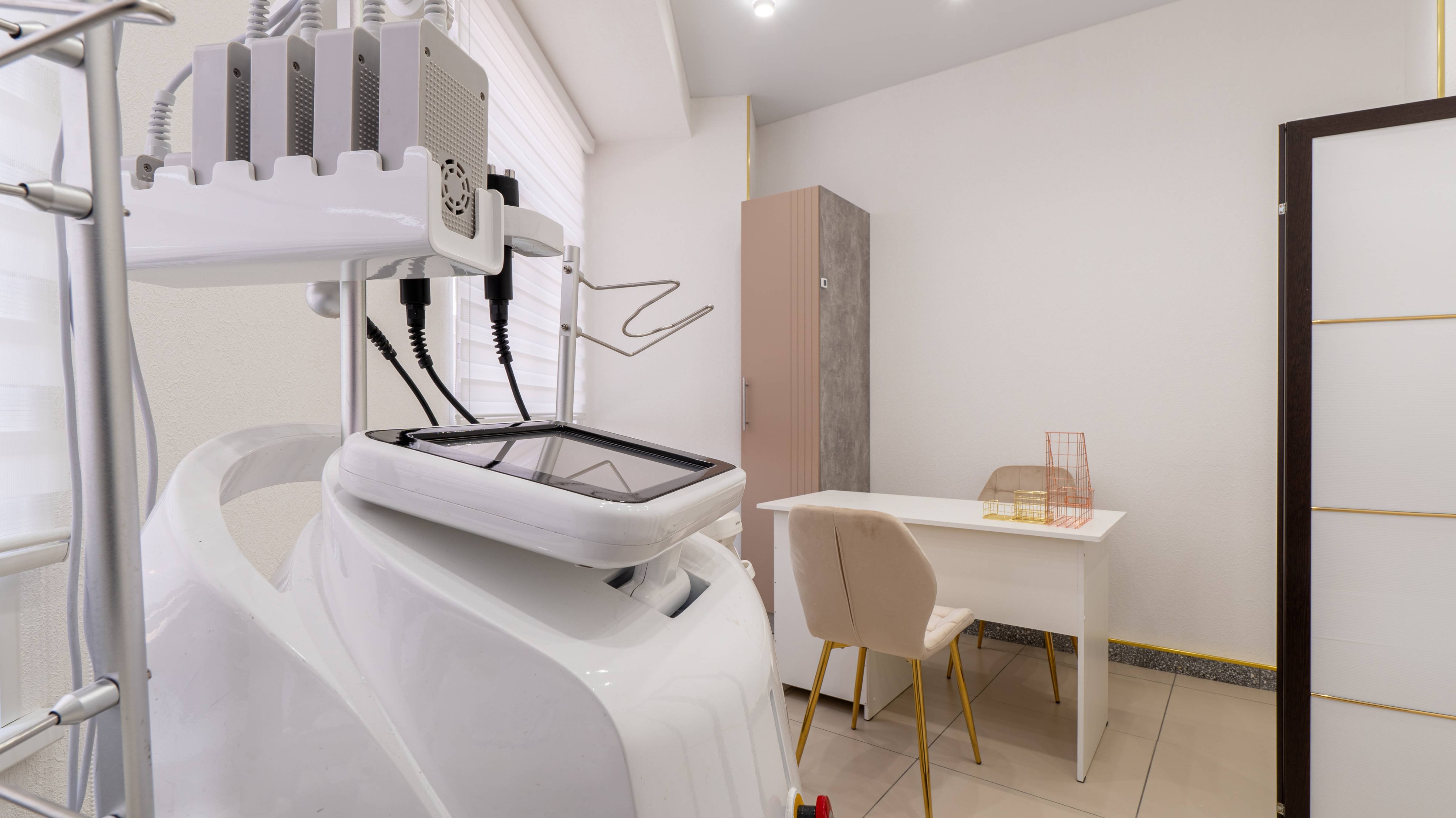 Коррекция фигуры Криолиполиза на аппарате Coolsculpting в Иваново