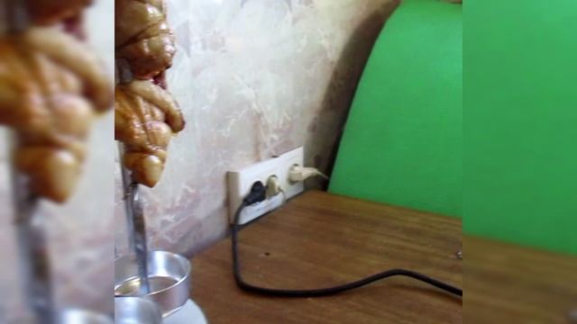 Шашлык из курицы  на электро шашлычнице Дельта,   процесс жарки в ускоренном режиме.