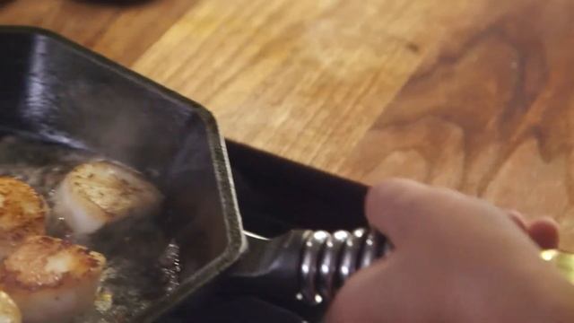 Сковорода чугунная FINEX Skillet - Pan Fried Scallops