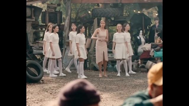 Девушки пришли на экскурсию, сериал 2 холма смотреть онлайн