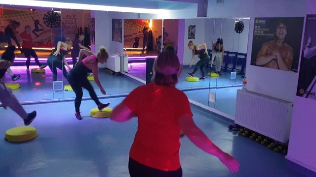 Zumba Step - Escapate Conmigo смотреть онлайн