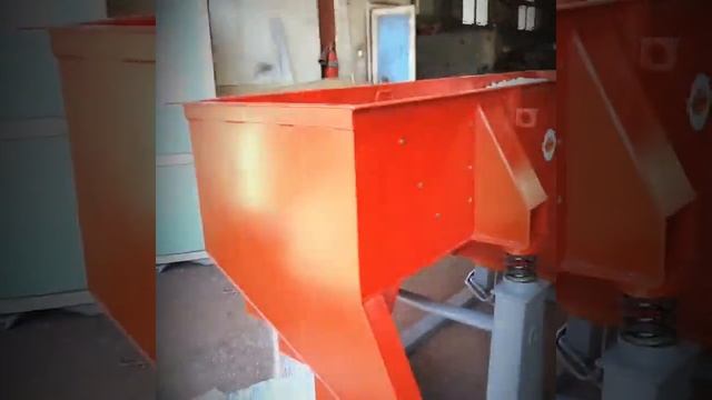 Видео рассева на виброгрохоте ВГЛ 525 производства компании ВИБРОМАШ-720p смотреть онлайн