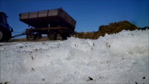 Выгрузка прогнившего сена из 2птс4