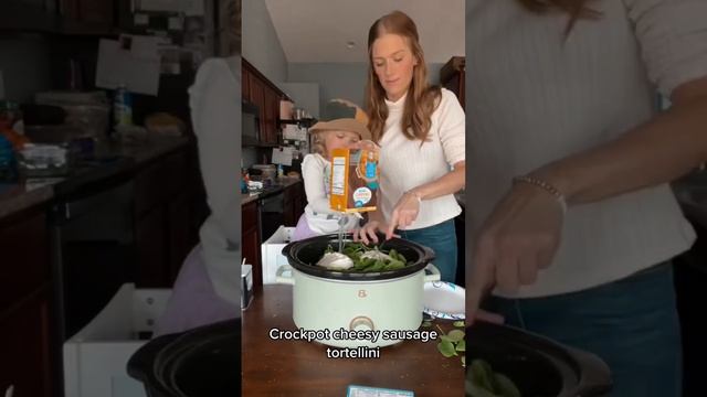 Crocks cheesy sausage tortellini смотреть онлайн